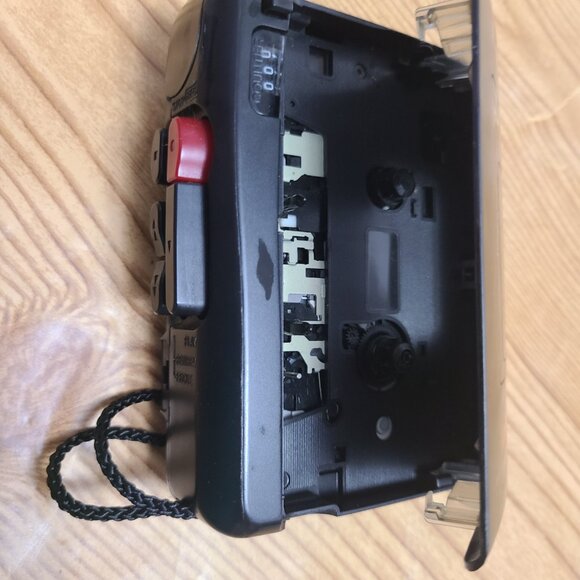 Panasonic Cassette player with built in speakers (AS IS) - Picture 2 of 8